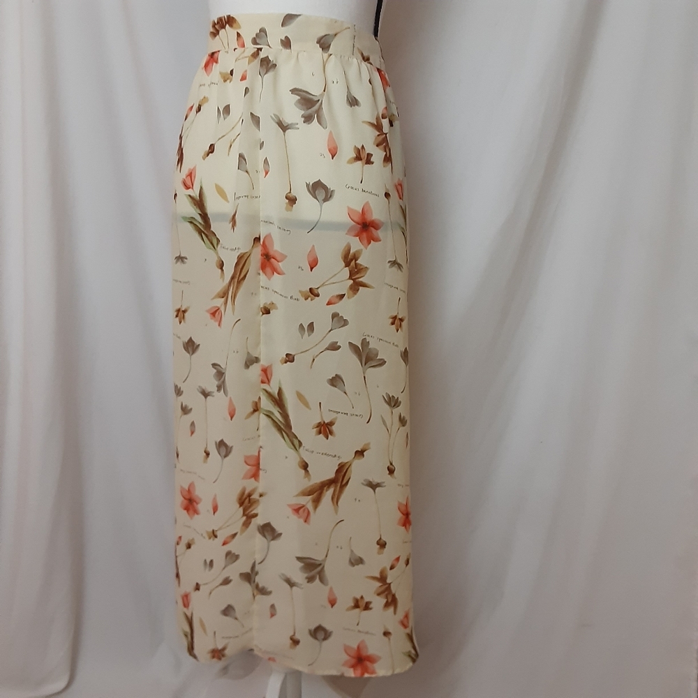 MAGGIE BARNES Vintage Floral Maxi Skirt